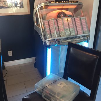 Game Room Services - Wurlitzer Model 1900.  Vern replaced the pilasters and front grill to make this June shine! - Electronics Repair Near Me