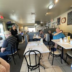 Clarah - Quaint, friendly restaurant with excellent service