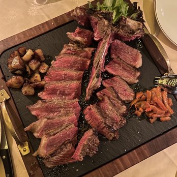 La Giostra - Florentine Steak medium rare - Tuscan Near Me - Florence, FI