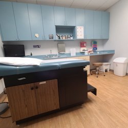 Primecare Urgent Care - Clean exam room