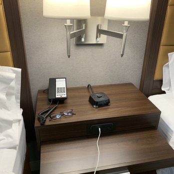 Hampton Inn Petaluma - Extended bed side desk..1 usb plug and two 3 pronged outlets - Hotels Near Me - Petaluma, California