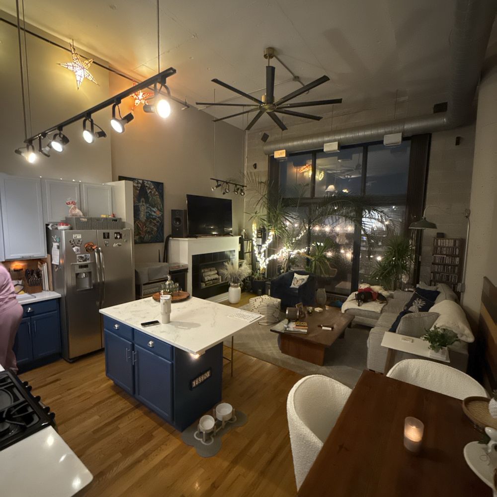 Joanna Cleaning Lady - Living and dining room clean - Home Cleaning Near Me - Chicago, Illinois