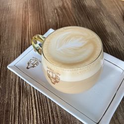ArtAro Cafe - Latte topped with saffron