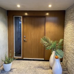 Hernàndez R Painting and Decorating - Main entrance door
