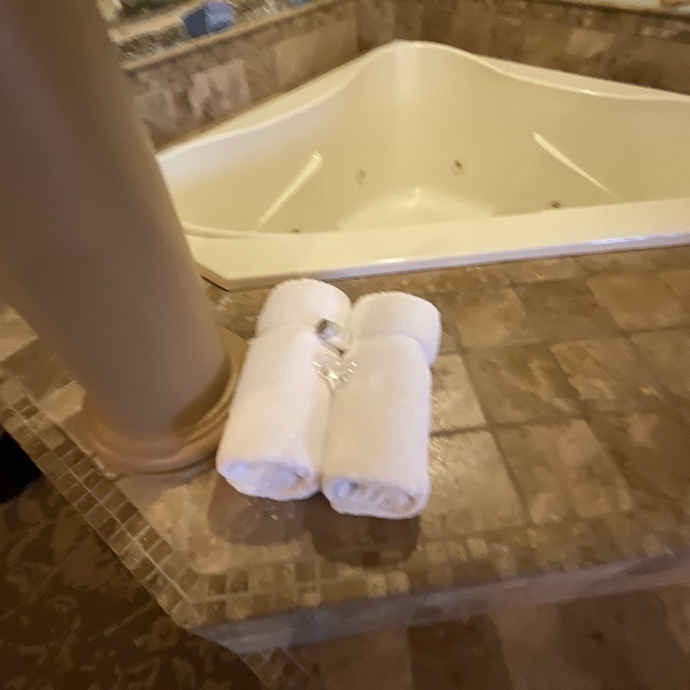 Bellasera Hotel & Suites Paso Robles, Tapestry by Hilton - Jacuzzi tub in suite. - Hotels Near Me - Paso Robles, California