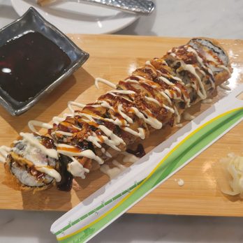 Brickmen Kitchen + Bar - Brickmen roll - Wine Bars Near Me - Kingston, New York