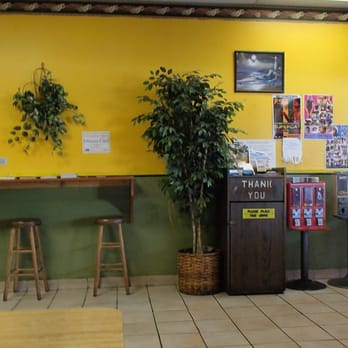 G's Jamaican Restaurant - the interior of the restaurant - Caribbean Near Me - Oakland Park, Florida G's Jamaican Restaurant - the interior of the restaurant - Caribbean Near Me - Oakland Park, Florida