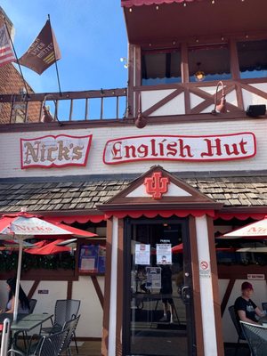 Nick's English Hut by null