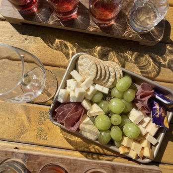 Harkness Edwards Vineyards - Charcuterie and wine tasting - Wineries Near Me - Winchester, Kentucky Harkness Edwards Vineyards - Charcuterie and wine tasting - Wineries Near Me - Winchester, Kentucky