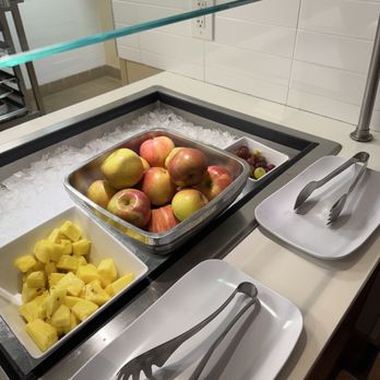 Four Points by Sheraton Jacksonville Baymeadows - Fresh fruit options at the breakfast bar - Hotels Near Me - Jacksonville, Florida Four Points by Sheraton Jacksonville Baymeadows - Fresh fruit options at the breakfast bar - Hotels Near Me - Jacksonville, Florida