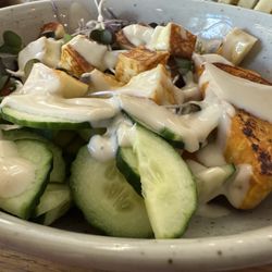 Můj šálek kávy - Superfood Halloumi Bowl