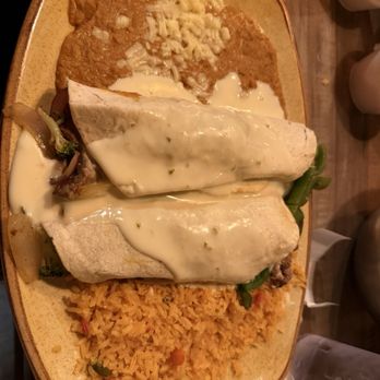 Los Gallos Mexican Restaurant - Burrito El Paso - Mexican Near Me - Youngstown, Ohio Los Gallos Mexican Restaurant - Burrito El Paso - Mexican Near Me - Youngstown, Ohio