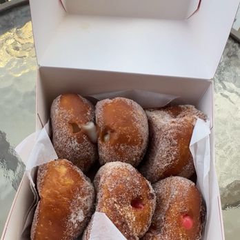 Leonard's Bakery - Coconut, traditional custard, plain and strawberry malasadas - Bakeries Near Me - Honolulu, Hawaii Leonard's Bakery - Coconut, traditional custard, plain and strawberry malasadas - Bakeries Near Me - Honolulu, Hawaii