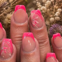 Divine Nail Lounge - Pretty Summer nails
