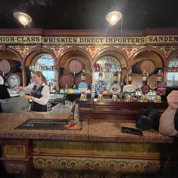 The Crown Liquor Saloon - Pubs Near Me - Belfast, BFS