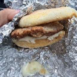 "Breakfast muffin" comes with no egg