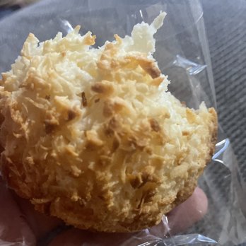 The Cookie House - Delicious coconut macaroon - Desserts Near Me The Cookie House - Delicious coconut macaroon - Desserts Near Me