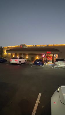 Dave Wong's Restaurant & Deli by null
