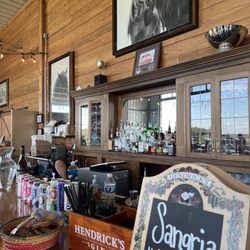 Grapetown Vineyard - Inside bar