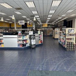 The Vitamin Shoppe - Inside