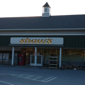 Shaws - a car parked in front of a store - Grocery Near Me - Stowe, Vermont Shaws - a car parked in front of a store - Grocery Near Me - Stowe, Vermont