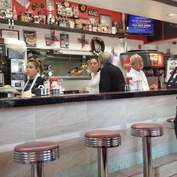 Juke Box Diner - Annandale - 1/1/20  sitting in the front of the store this time, it's time for breakfast at 12:35pm:) - Diners Near Me - Annandale, Virginia