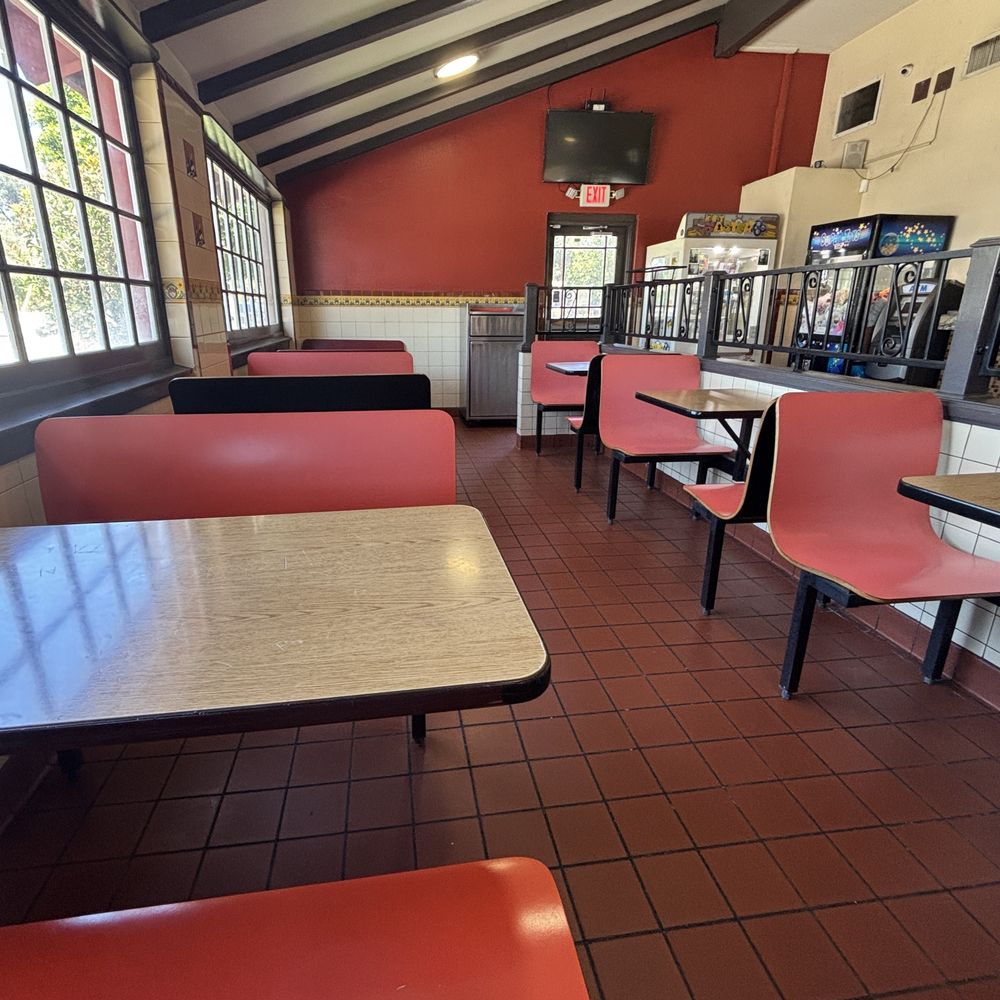 Tacos Jalisco - Dining area was very clean. - Mexican Near Me - Pomona, California Tacos Jalisco - Dining area was very clean. - Mexican Near Me - Pomona, California