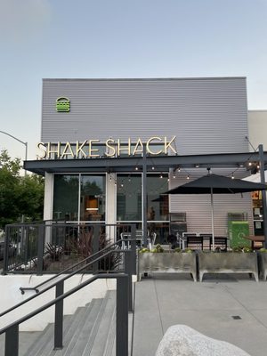 Shake Shack Mission Valley by null