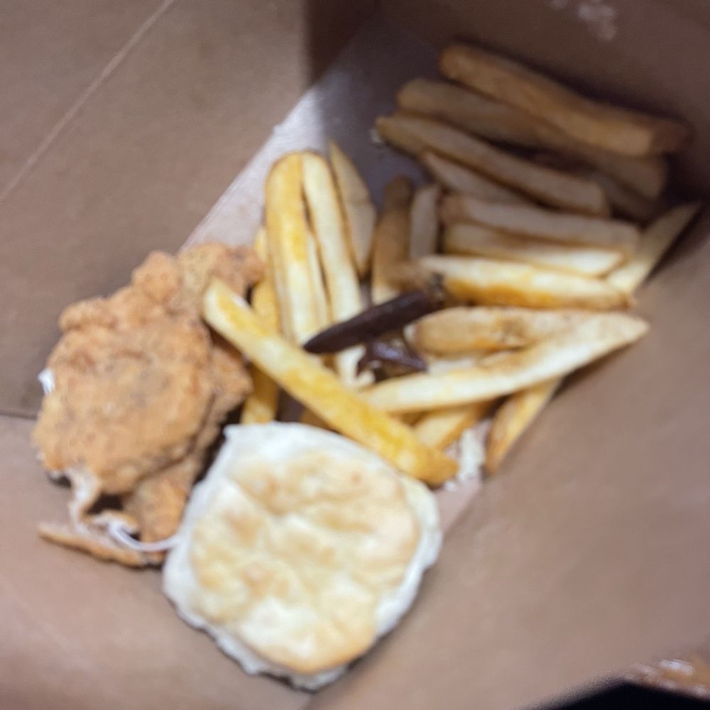 Pipers Restaurant - Dirty French fry's included in my son's dinner - American Near Me - Flat Rock, Michigan