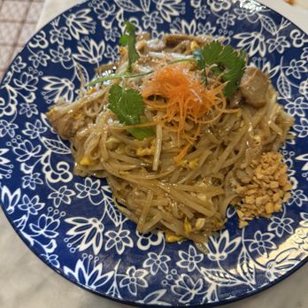 Zom Tum - Pad Thai - Laotian Near Me - Washington, DC, District of Columbia
