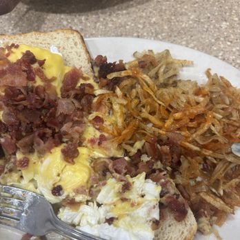 The Homestead Restaurant - Eggs Benny. Sub bacon - Breakfast & Brunch Near Me - Whitehall, Michigan