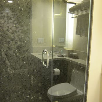 Hotel Keen - Glass shower stall - Hotels Near Me - Palo Alto, California Hotel Keen - Glass shower stall - Hotels Near Me - Palo Alto, California