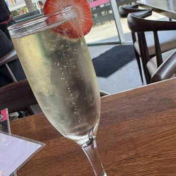 Madres Brunch - Breakfast & Brunch Near Me - Long Beach, California