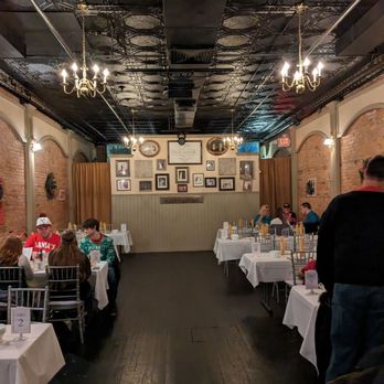 Genitti's Hole-In-the-Wall - Italian Near Me - Northville, Michigan Genitti's Hole-In-the-Wall - Italian Near Me - Northville, Michigan