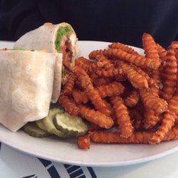 44 Degrees North - Chicken smokehouse wrap (spicy!)