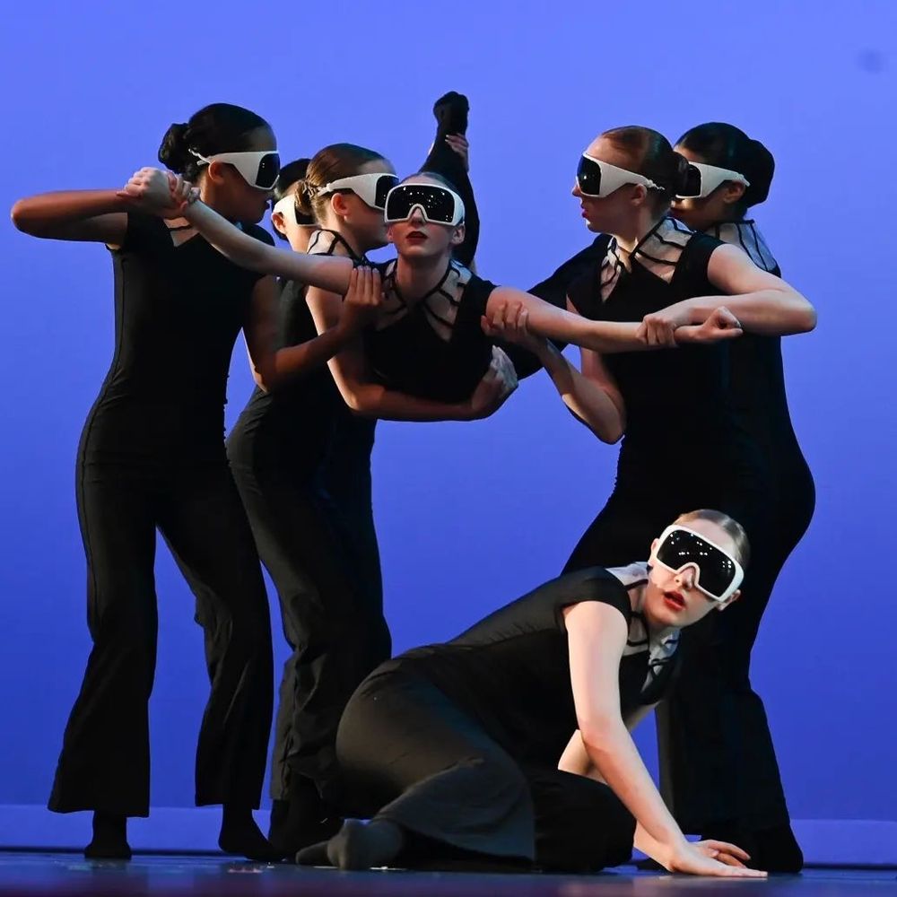 The Dance Kollective Logo