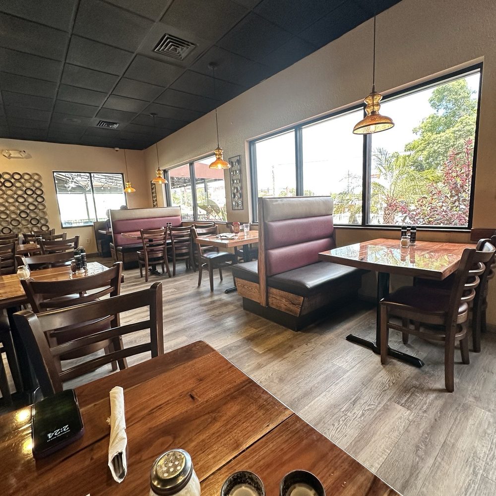 Demetrios Pizza & Grill - Interior - Pizza Near Me - Sarasota, Florida Demetrios Pizza & Grill - Interior - Pizza Near Me - Sarasota, Florida