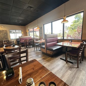 Demetrios Pizza & Grill - Interior - Pizza Near Me - Sarasota, Florida Demetrios Pizza & Grill - Interior - Pizza Near Me - Sarasota, Florida