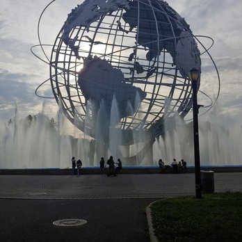 Flushing Meadows Corona Park - The beautiful world globe fountain at Flushing Meadow - Parks Near Me Flushing Meadows Corona Park - The beautiful world globe fountain at Flushing Meadow - Parks Near Me