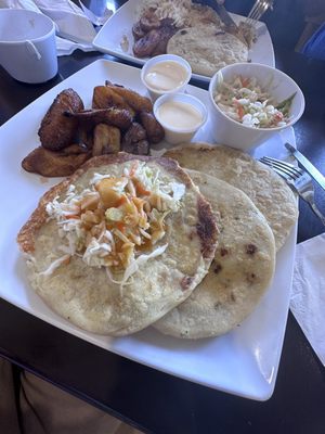 Cristina's Salvadorean Food by null