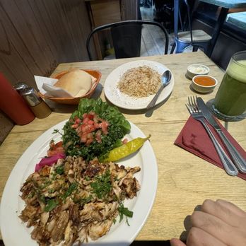 Hiba - Chicken shawarma plate - Lebanese Near Me - London, XGL Hiba - Chicken shawarma plate - Lebanese Near Me - London, XGL
