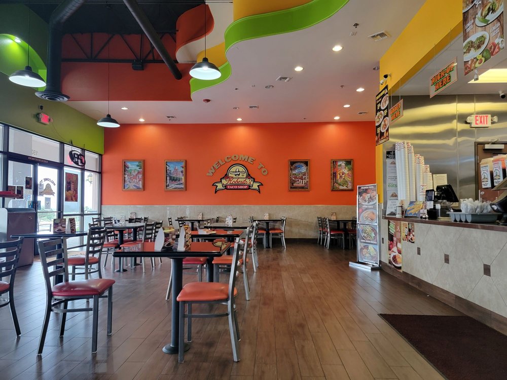Roberto's Taco Shop