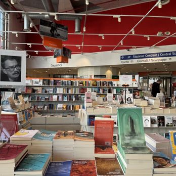 La Feltrinelli Express - Inside - Bookstores Near Me - Naples, NA