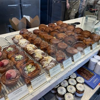 Fondry - Pastry case - Cafes Near Me - Los Angeles, California