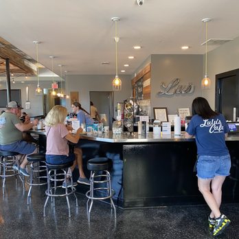 Lulu's Cafe - Bar area and inside dining room. - Diners Near Me - Myrtle Beach, South Carolina
