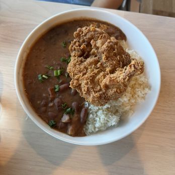 Delacroix - Red beans with fried chicken - Seafood Near Me - New Orleans, Louisiana Delacroix - Red beans with fried chicken - Seafood Near Me - New Orleans, Louisiana