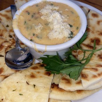 The Kettle - Hot Spinach & Artichoke Dip 8/10 - Diners Near Me - Manhattan Beach, California The Kettle - Hot Spinach & Artichoke Dip 8/10 - Diners Near Me - Manhattan Beach, California