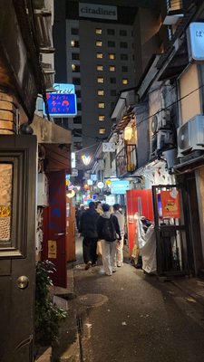 Shinjuku Golden-Gai by null