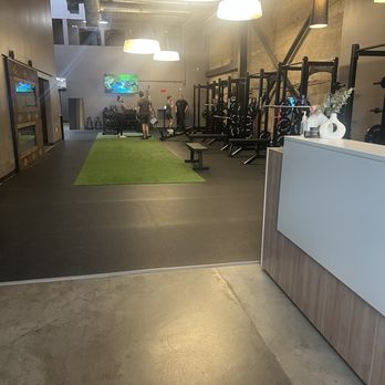 Nick Baltazar - A look at the facility from the front door - Trainers Near Me - Oakland, California Nick Baltazar - A look at the facility from the front door - Trainers Near Me - Oakland, California