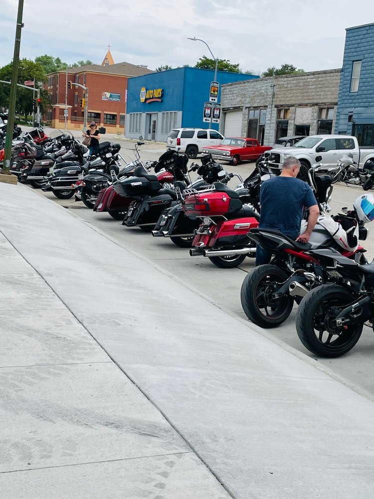 PAPA JOE’S Updated September 2024 117 S 6th St, Missouri Valley